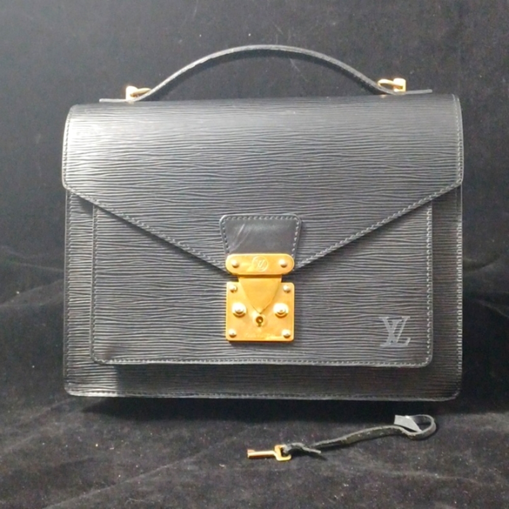 Louis Vuitton Epi Monceau Bag in Classic Black. Great preloved condition. A20974